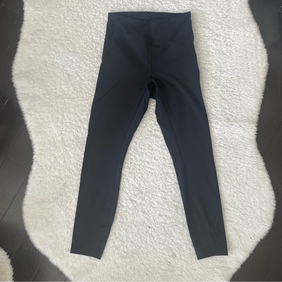 Lululemon high rise leggings, black, EUC, size 6 - Picture 1 of 6